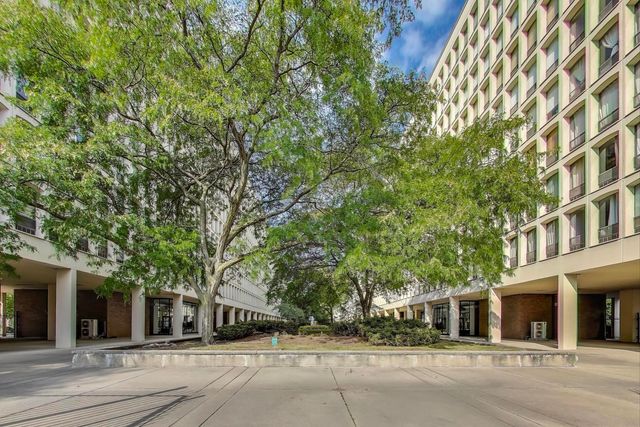 1401 E 55th Street 602N, Chicago, IL 60615