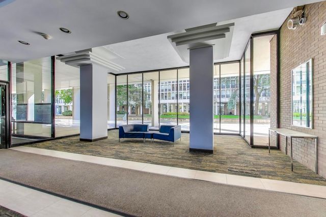 1401 E 55th Street 602N, Chicago, IL 60615