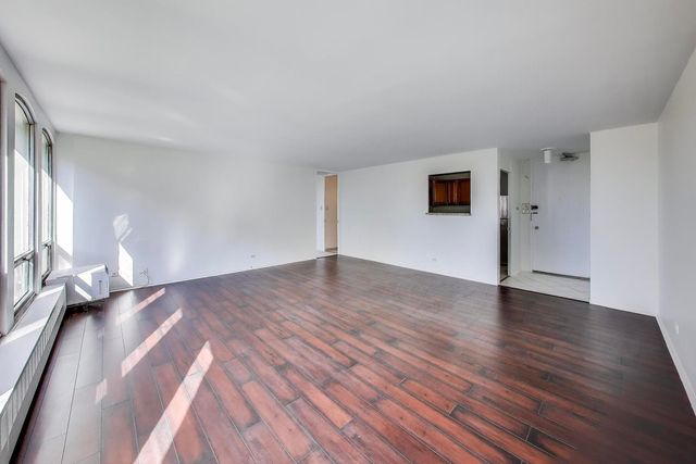 1401 E 55th Street 602N, Chicago, IL 60615