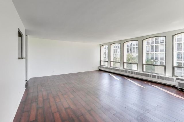 1401 E 55th Street 602N, Chicago, IL 60615