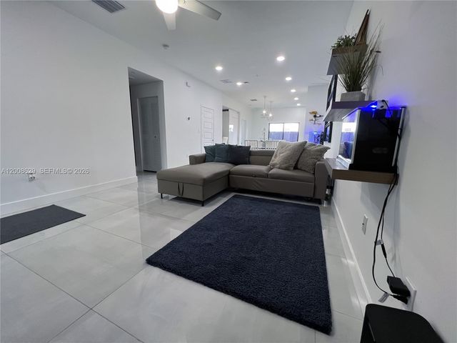 7825 NW 104th Ave 3, Doral, FL 33178