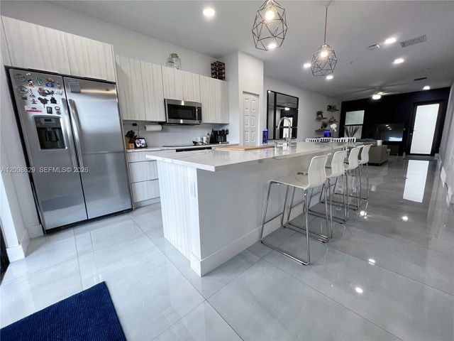 7825 NW 104th Ave 3, Doral, FL 33178