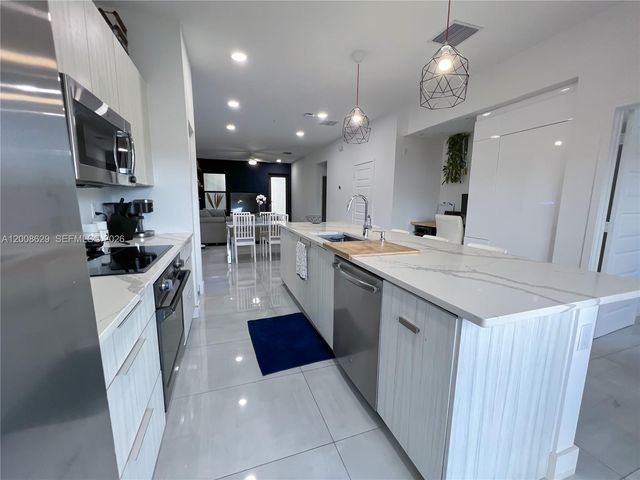 7825 NW 104th Ave 3, Doral, FL 33178