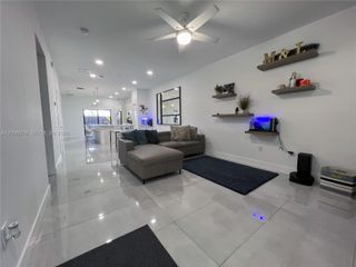 7825 NW 104th Ave 3, Doral, FL 33178