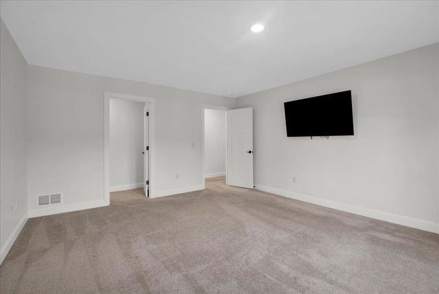 154 Chase Court, Essex, VT 05452