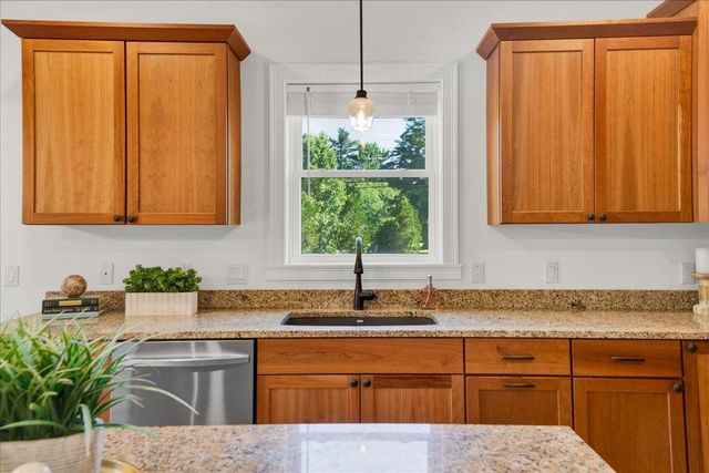 154 Chase Court, Essex, VT 05452