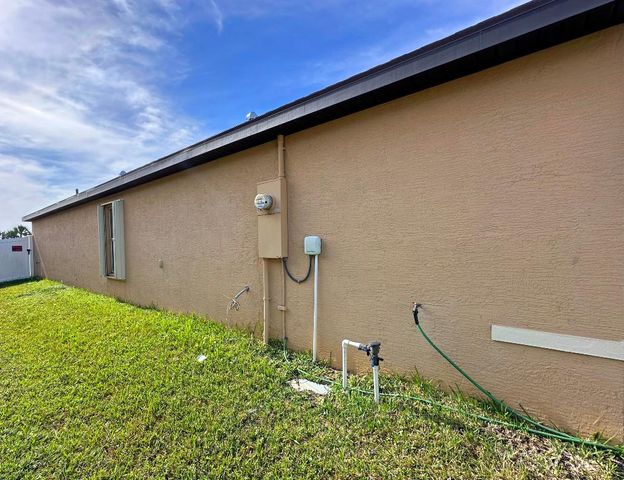 4225 Abernathy Way, Fort Pierce, FL 34947