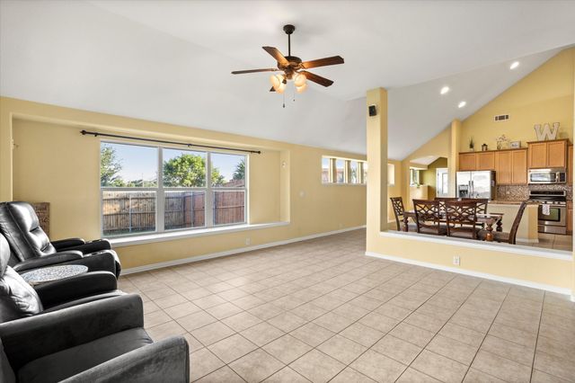 501 Highpoint Lane, Mansfield, TX 76063