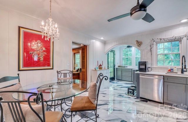 112 Kinwood Street, Morganton, NC 28655