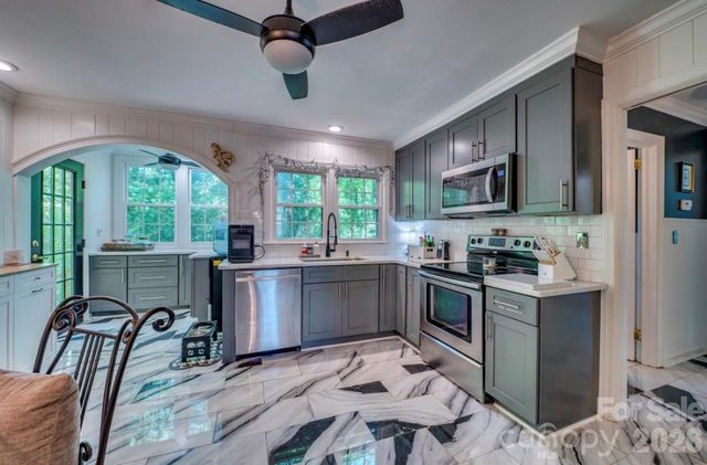 112 Kinwood Street, Morganton, NC 28655