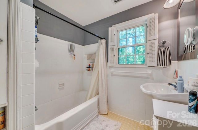 112 Kinwood Street, Morganton, NC 28655
