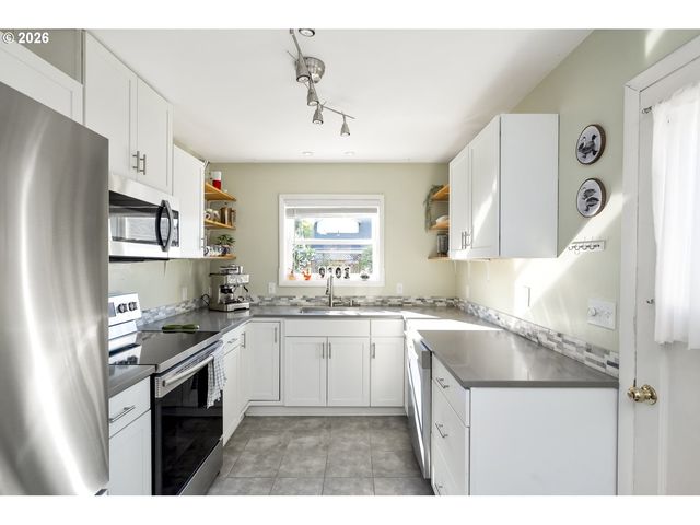 9101 N ALLEGHENY Ave, Portland, OR 97203