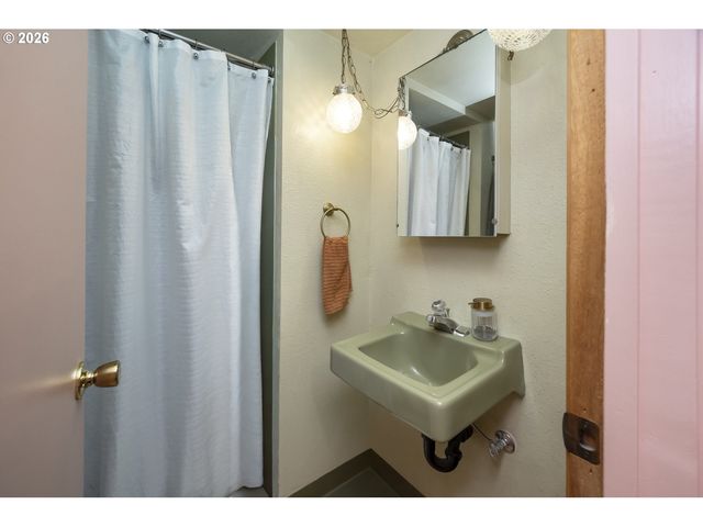 9101 N ALLEGHENY Ave, Portland, OR 97203