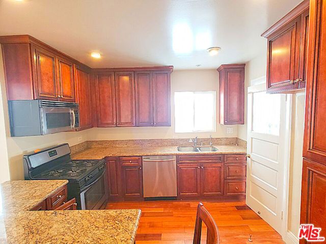 205 N New Hampshire Avenue, Los Angeles, CA 90004