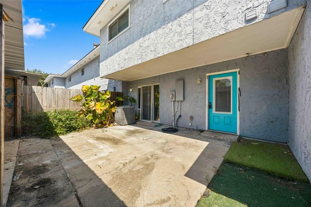1814 Country Village Boulevard 7, Humble, TX 77338
