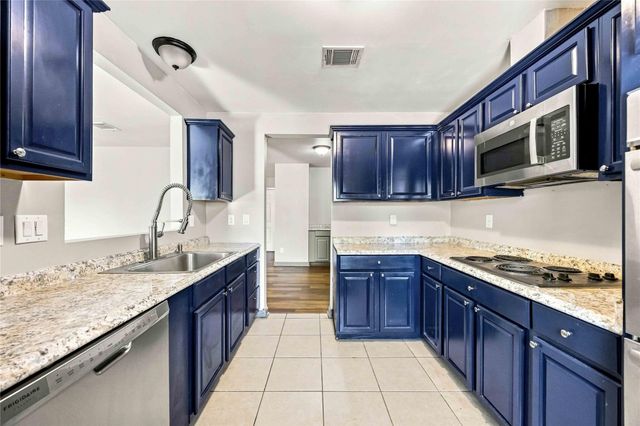 1814 Country Village Boulevard 7, Humble, TX 77338