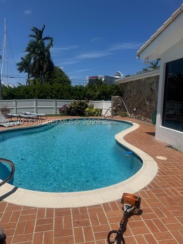600 Hibiscus Dr, Hallandale Beach, FL 33009