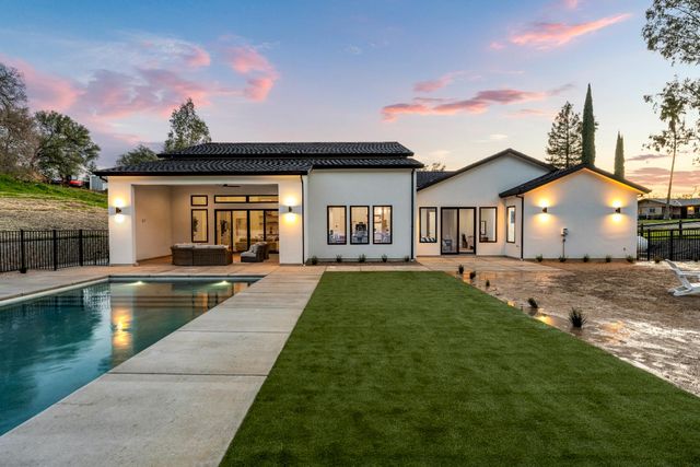 9065 Gilardi Rd, Newcastle, CA 95658