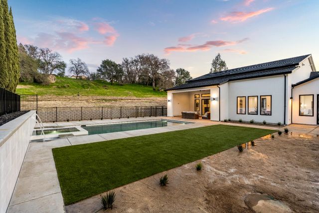 9065 Gilardi Rd, Newcastle, CA 95658