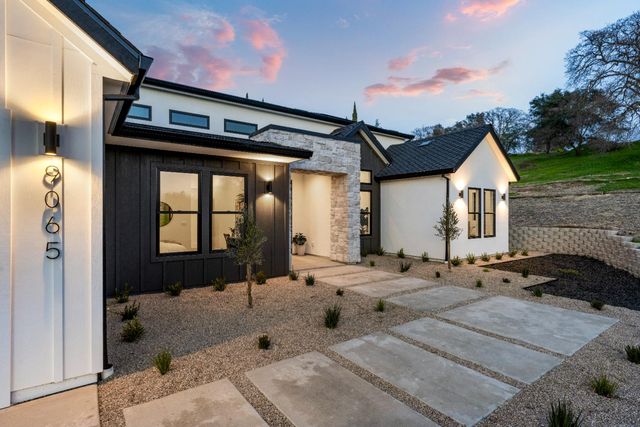 9065 Gilardi Rd, Newcastle, CA 95658