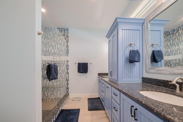 1126 Island Boulevard, Crystal Beach, TX 77650