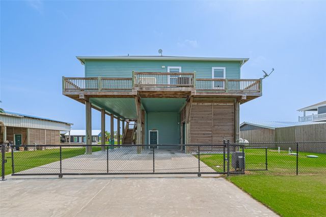 1126 Island Boulevard, Crystal Beach, TX 77650