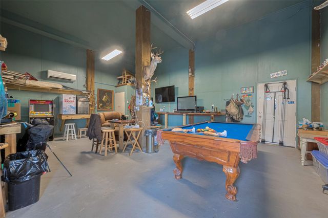 1126 Island Boulevard, Crystal Beach, TX 77650