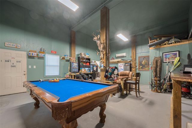 1126 Island Boulevard, Crystal Beach, TX 77650