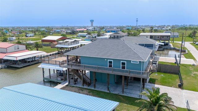 1126 Island Boulevard, Crystal Beach, TX 77650
