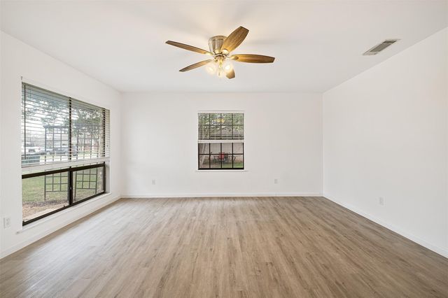 607 Magnolia ST, Bastrop, TX 78602