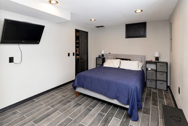 1637 Huntland Drive, Des Moines, IA 50310