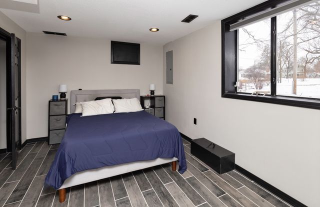 1637 Huntland Drive, Des Moines, IA 50310