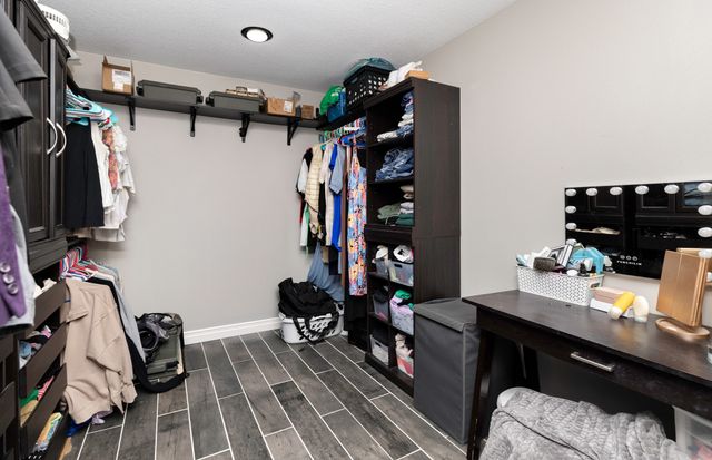 1637 Huntland Drive, Des Moines, IA 50310