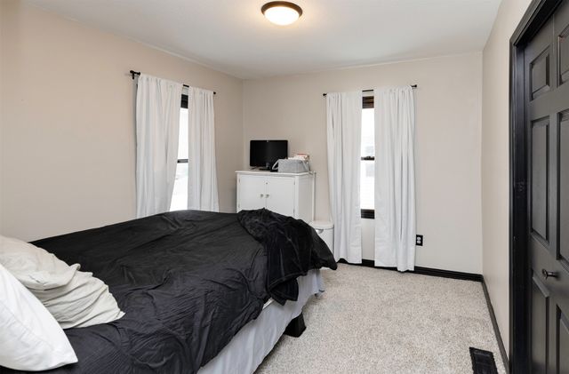 1637 Huntland Drive, Des Moines, IA 50310