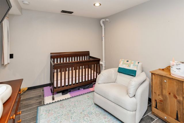 1637 Huntland Drive, Des Moines, IA 50310