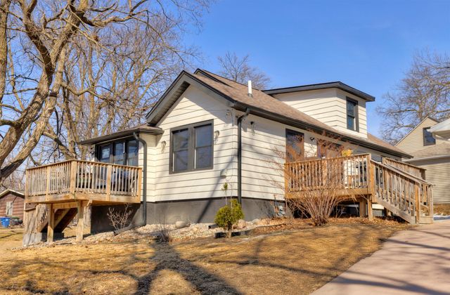 1637 Huntland Drive, Des Moines, IA 50310