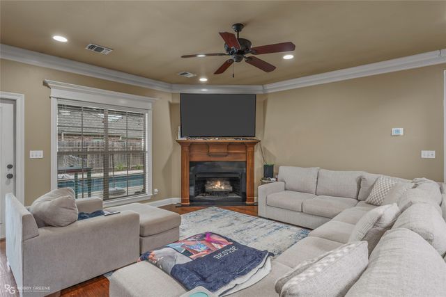 814 Dumaine Drive, Bossier City, LA 71111