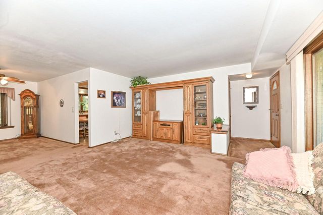 7684 S Logan AVENUE, Oak Creek, WI 53154