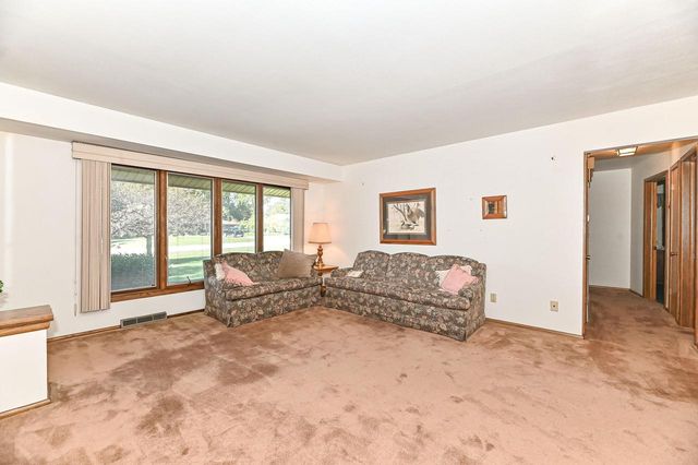 7684 S Logan AVENUE, Oak Creek, WI 53154