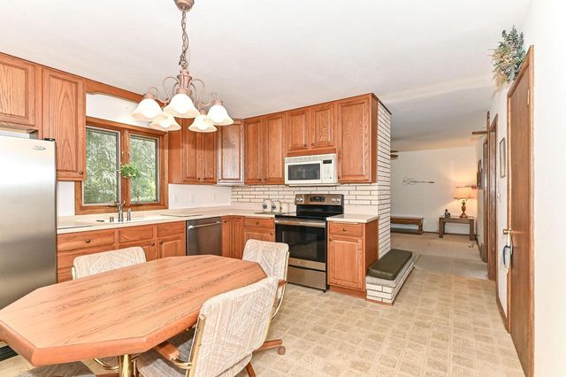 7684 S Logan AVENUE, Oak Creek, WI 53154