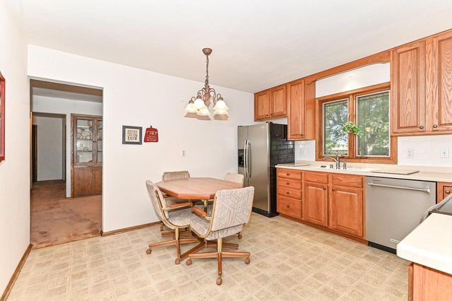 7684 S Logan AVENUE, Oak Creek, WI 53154