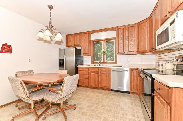 7684 S Logan AVENUE, Oak Creek, WI 53154