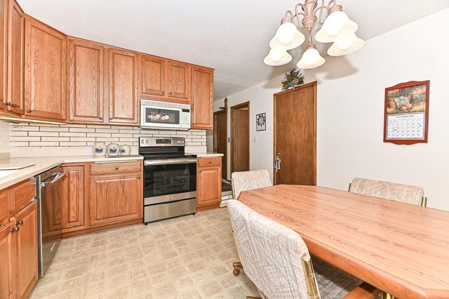 7684 S Logan AVENUE, Oak Creek, WI 53154