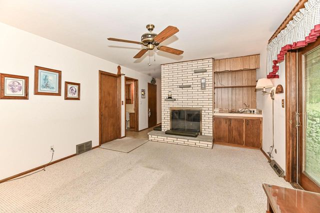 7684 S Logan AVENUE, Oak Creek, WI 53154