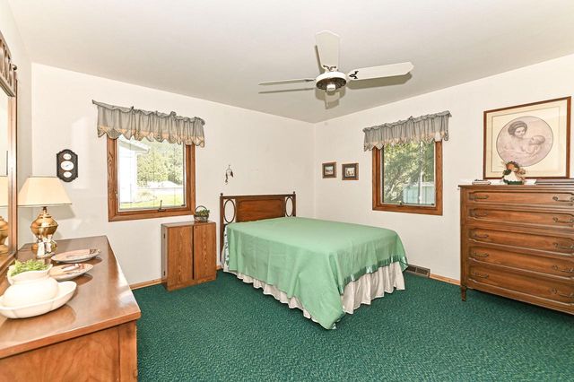 7684 S Logan AVENUE, Oak Creek, WI 53154