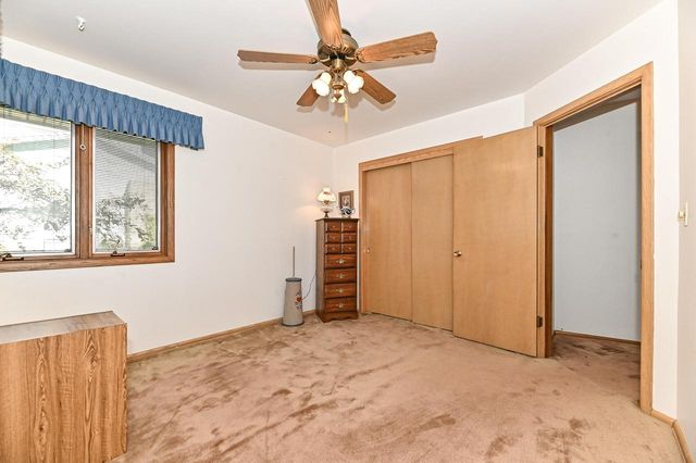 7684 S Logan AVENUE, Oak Creek, WI 53154