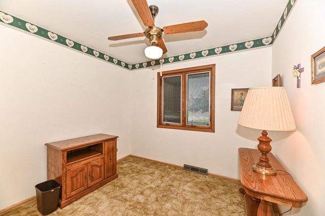 7684 S Logan AVENUE, Oak Creek, WI 53154