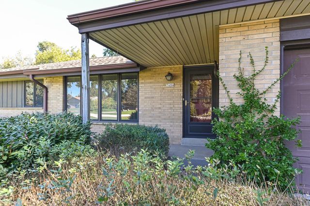 7684 S Logan AVENUE, Oak Creek, WI 53154