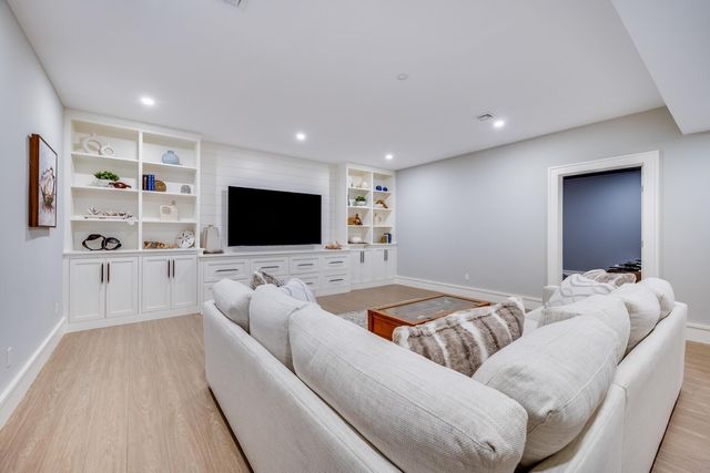 50 Coastline Drive, Mashpee, MA 02649