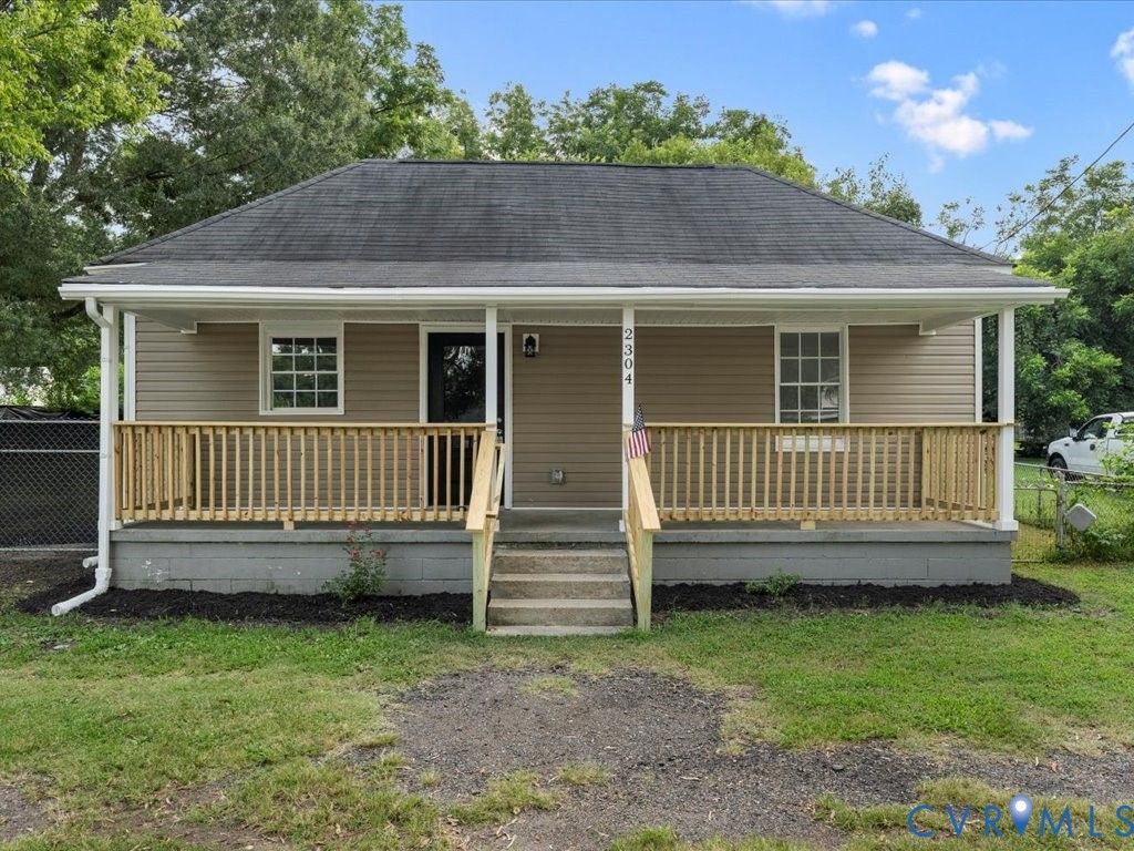 2304 Gordon St, Hopewell, VA 23860